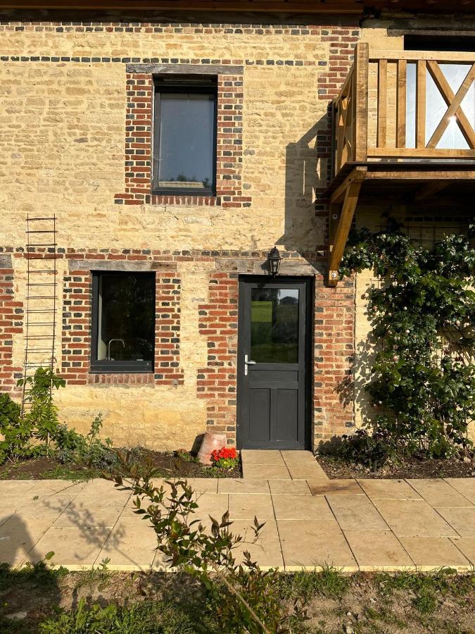 Gite Confortable Au Milieu Des Pres - La Ferme De Montigny Neauphe-Sur-Dive Esterno foto