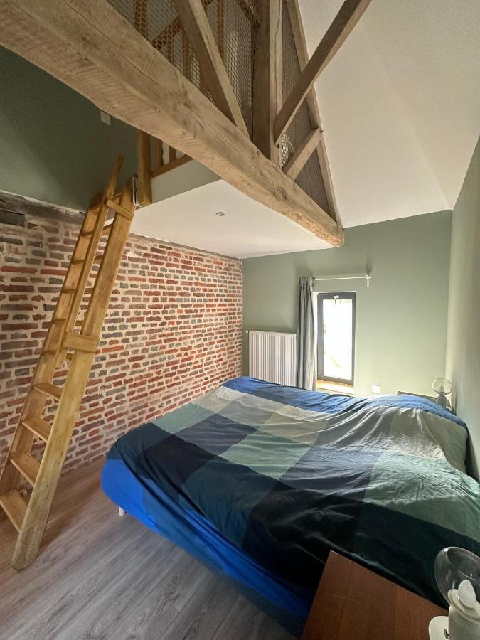 Gite Confortable Au Milieu Des Pres - La Ferme De Montigny Neauphe-Sur-Dive Esterno foto