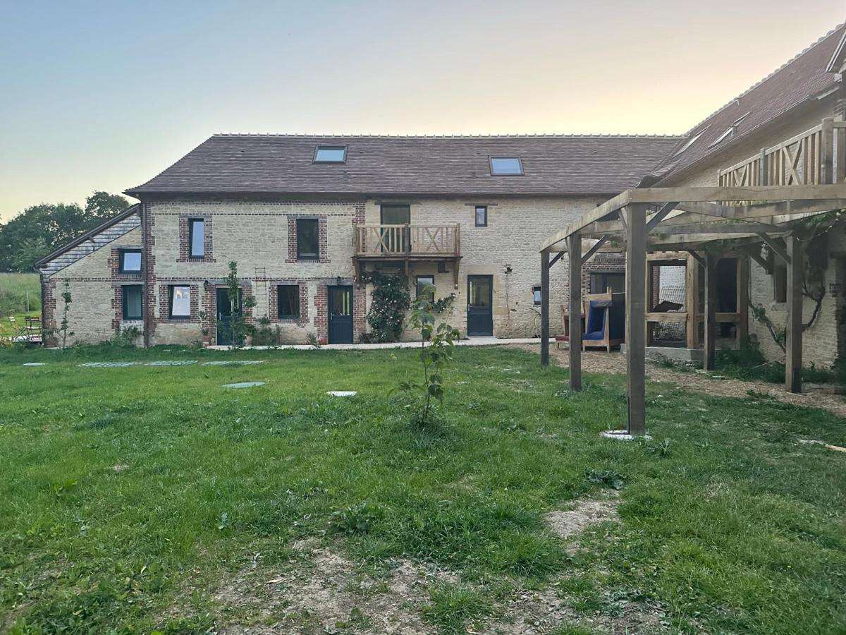Gite Confortable Au Milieu Des Pres - La Ferme De Montigny Neauphe-Sur-Dive Esterno foto